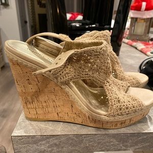 Audrey Brooke size 11 wedges